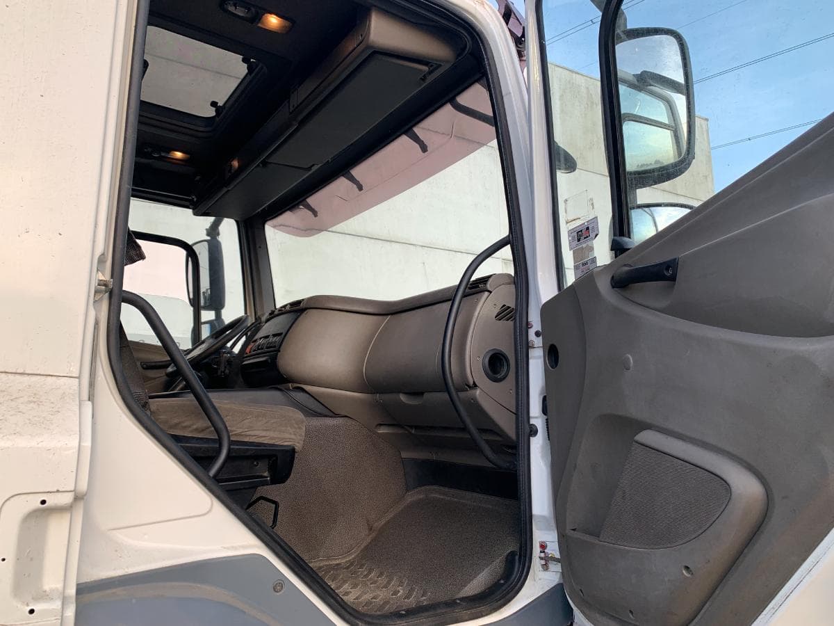 DAF CF 75.360 Tribasculante com Grua · Ano 2007 — imagen 33