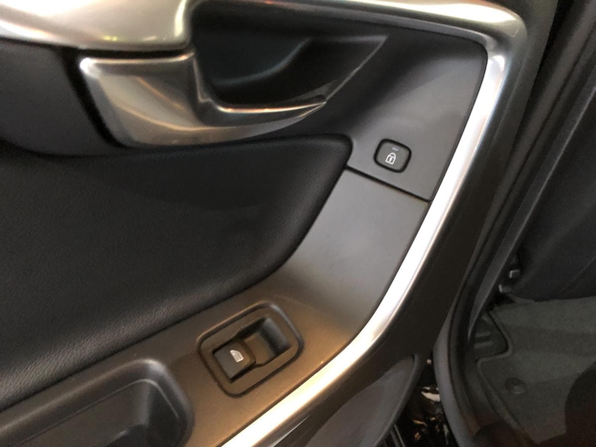 Volvo V60 · Ano 2016 — image 20
