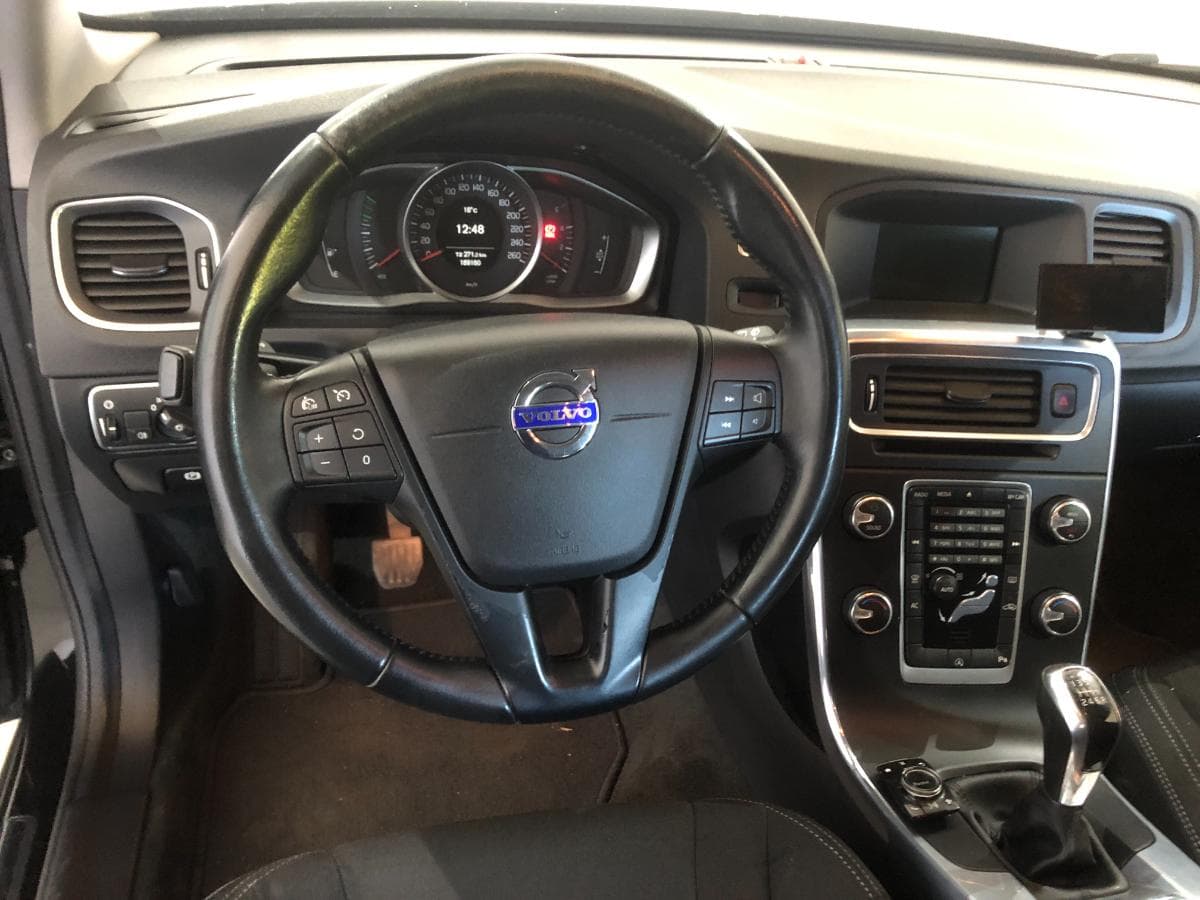 Volvo V60 · Ano 2016 — image 33