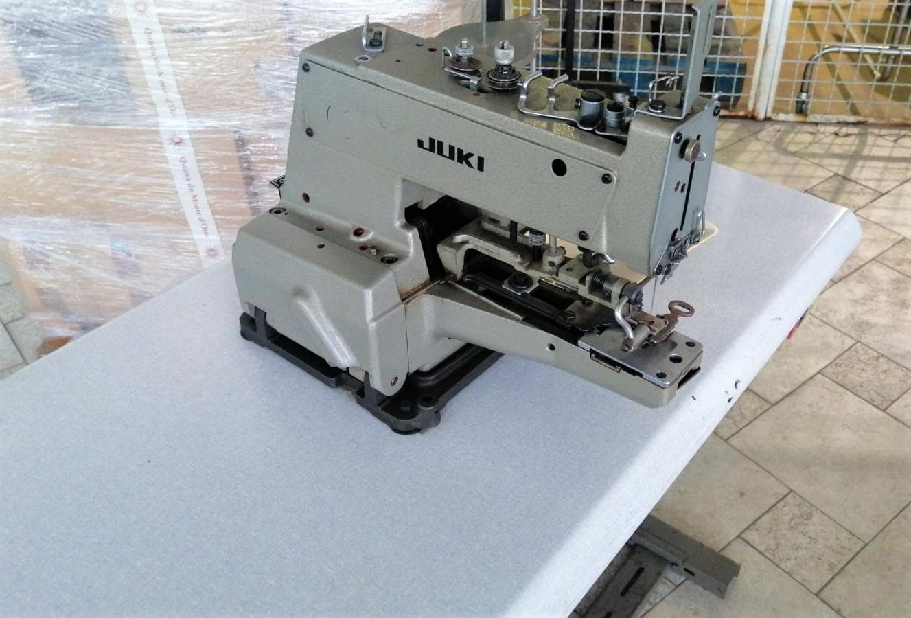 Máquina de pregar botões