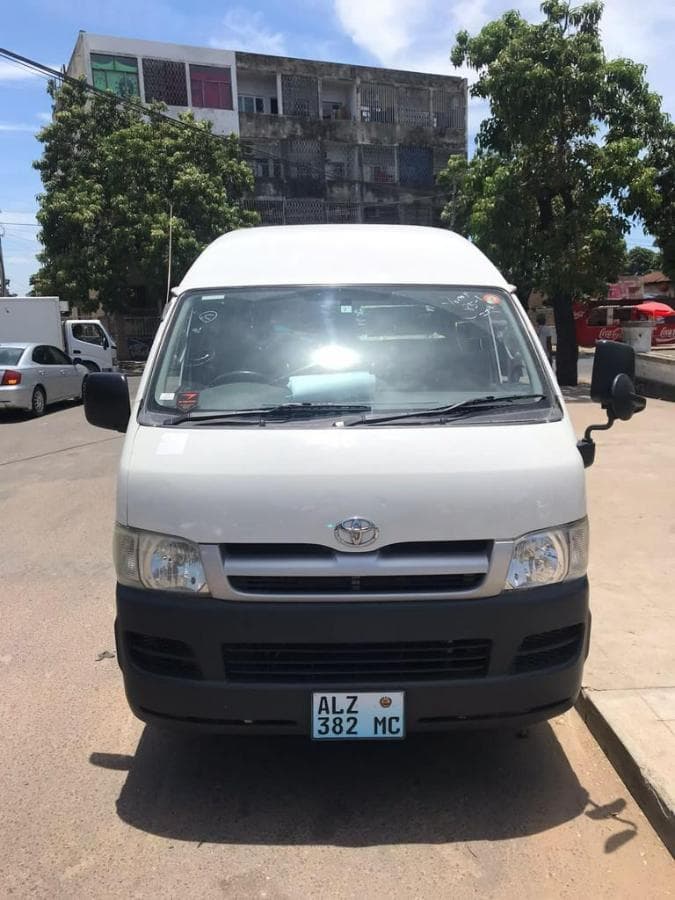 Toyota Hiace Van · — image 8