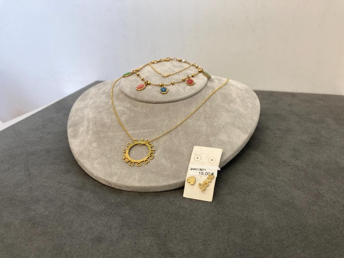 Par de brincos + Pulseiras + Colar — imagen 1