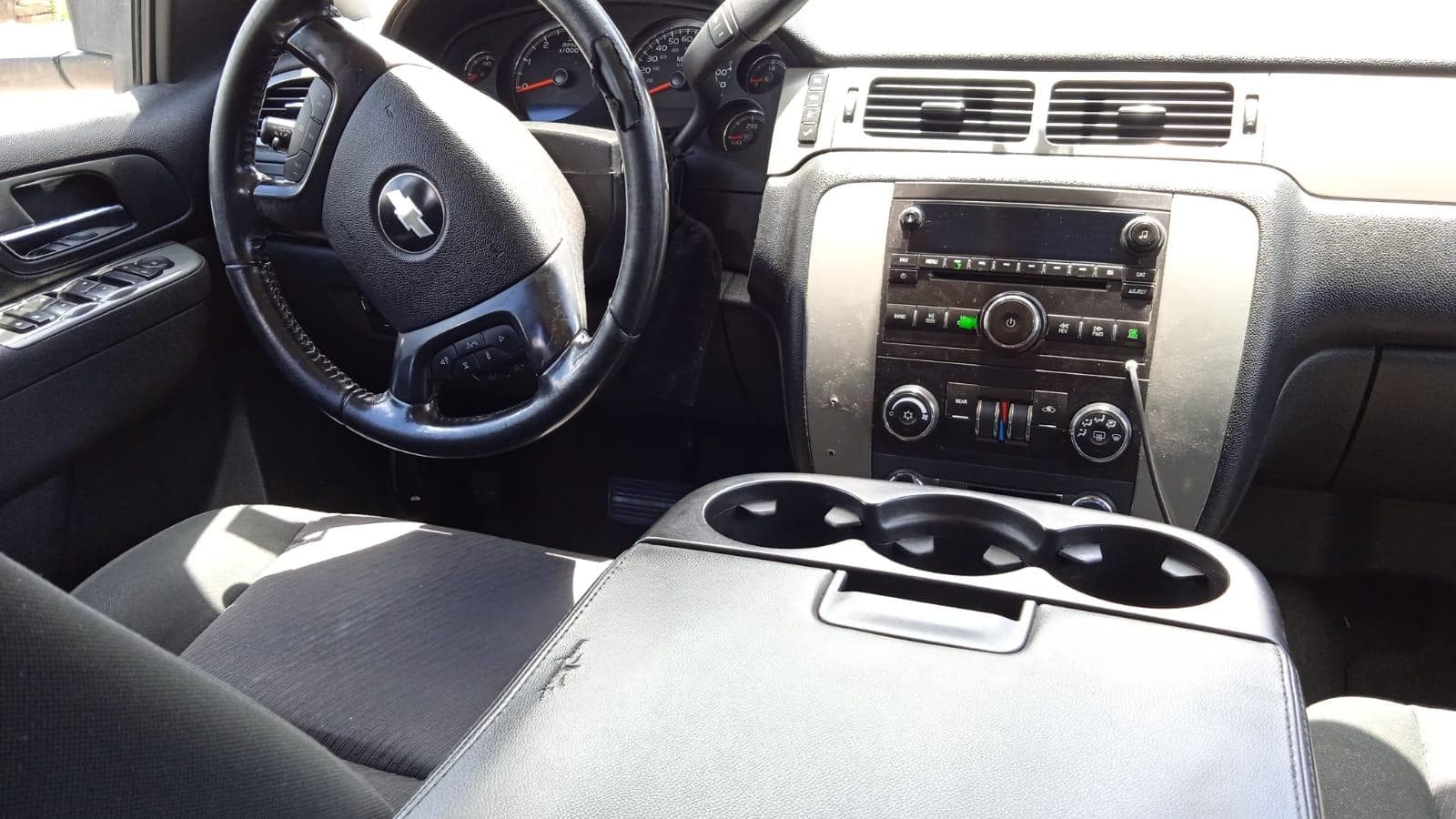 Chevrolet Suburban · — imagem 11