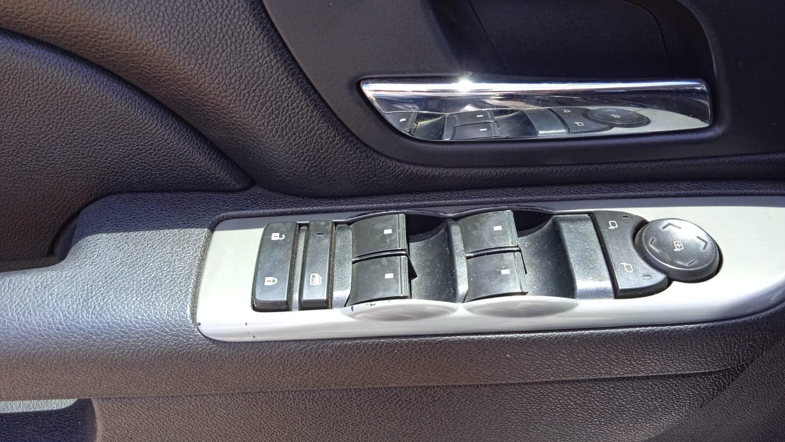 Chevrolet Suburban · — imagem 12
