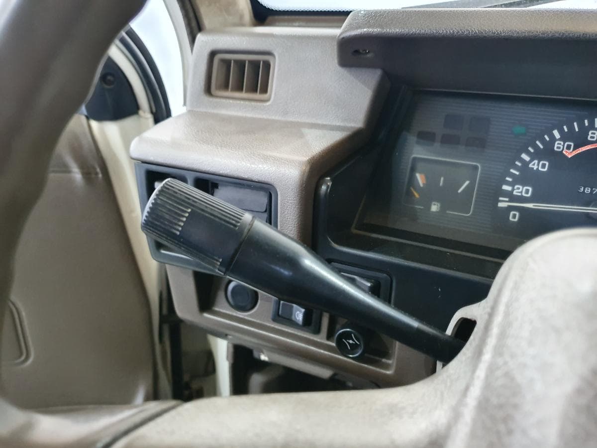 Mitsubishi L200 pick-up 2.5D · Ano 1991 — imagen 21
