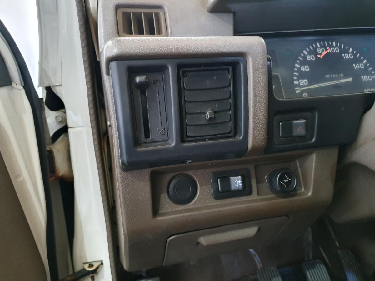 Mitsubishi L200 pick-up 2.5D · Ano 1991 — imagen 23