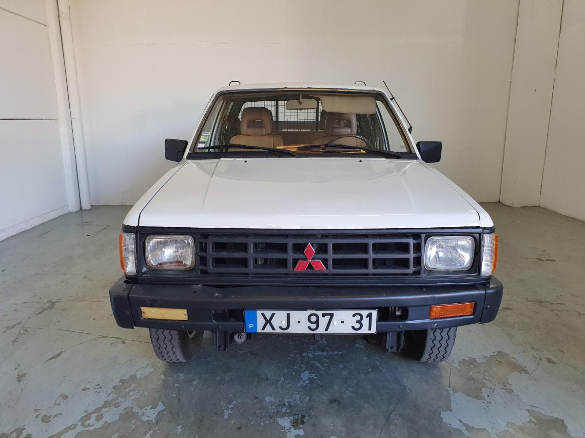 Mitsubishi L200 pick-up 2.5D · Ano 1991 — imagen 2