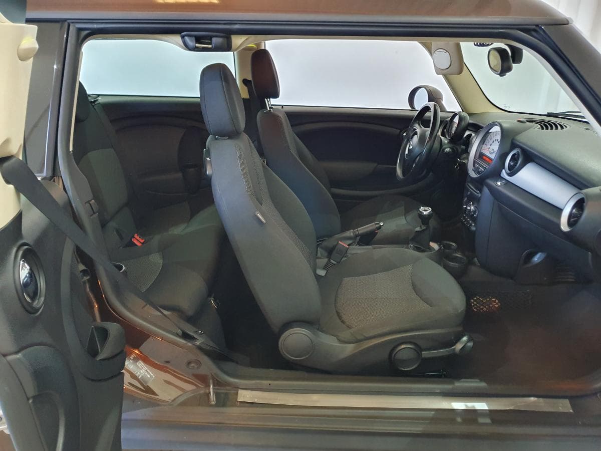Mini Clubman 1.6 D · Ano 2013 — imagem 11