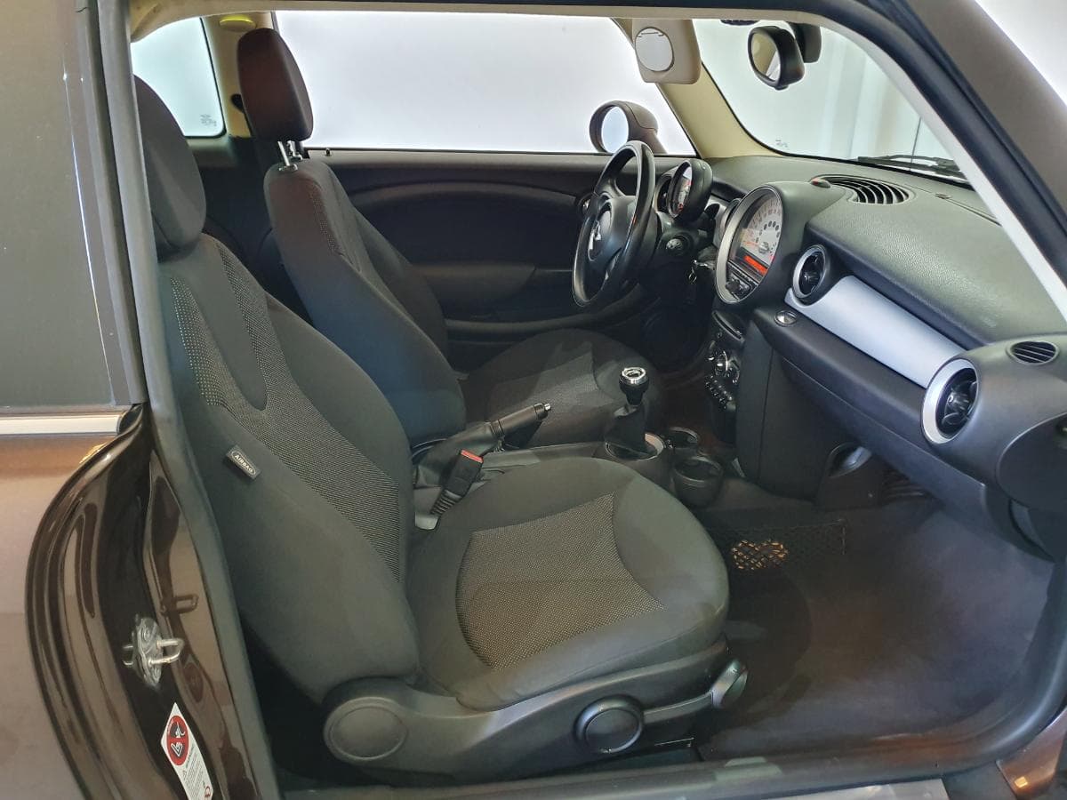 Mini Clubman 1.6 D · Ano 2013 — imagem 13