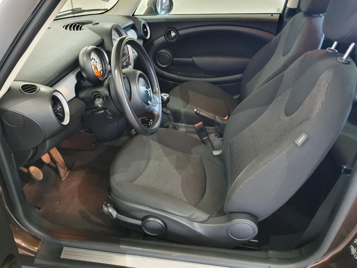 Mini Clubman 1.6 D · Ano 2013 — imagem 21