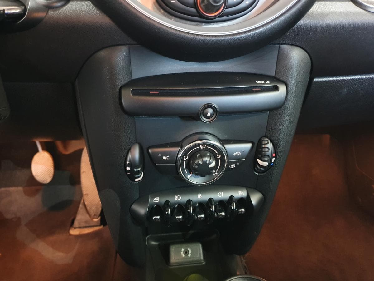 Mini Clubman 1.6 D · Ano 2013 — imagem 23
