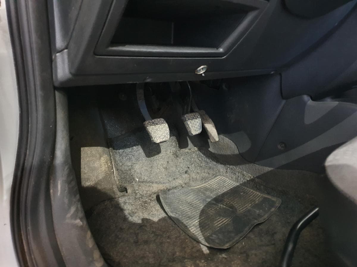 Opel Corsa C Van 1.7DI · Ano 2001 — image 18