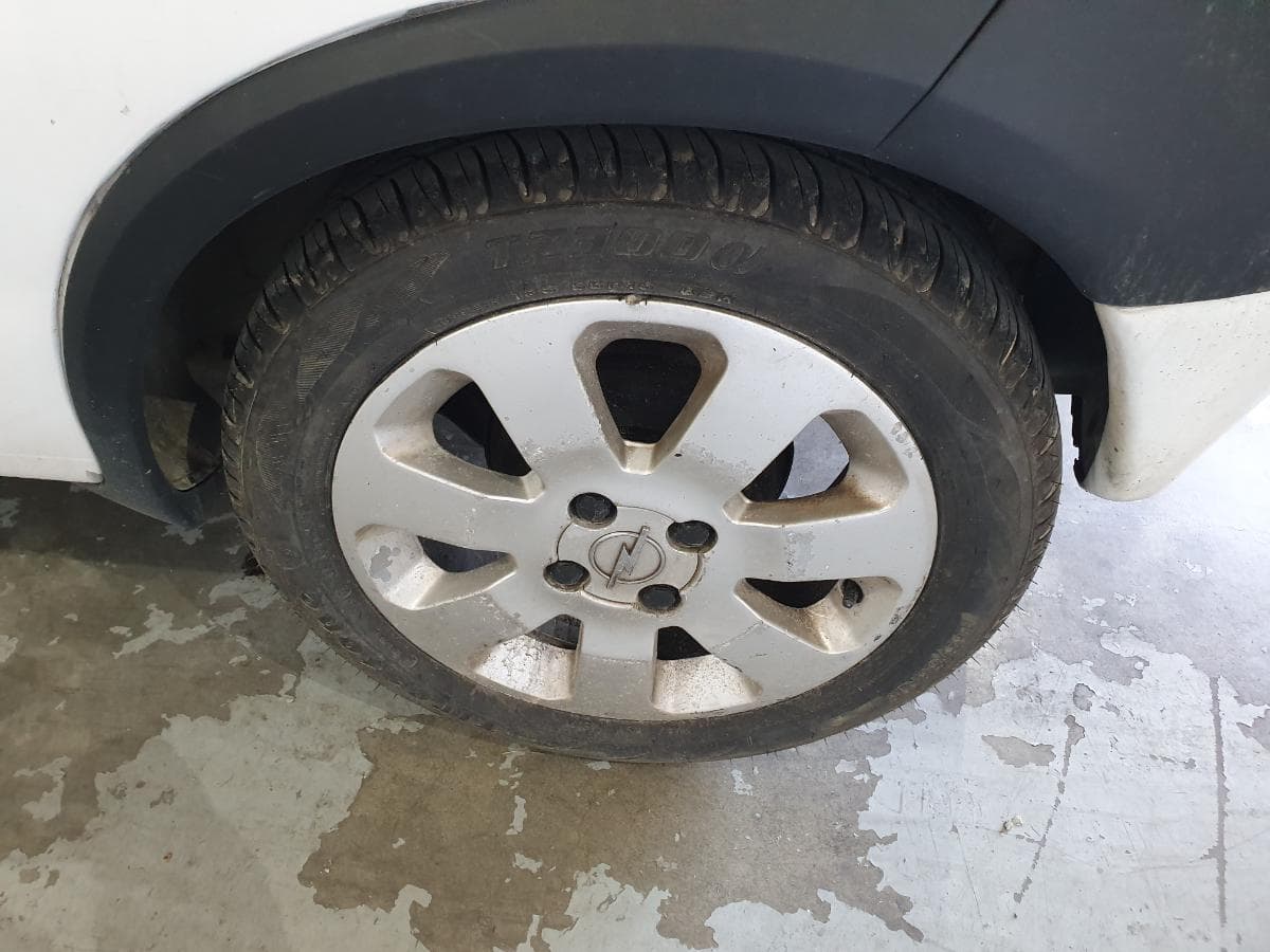 Opel Corsa C Van 1.7DI · Ano 2001 — image 22