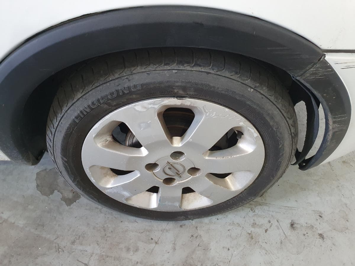 Opel Corsa C Van 1.7DI · Ano 2001 — image 30