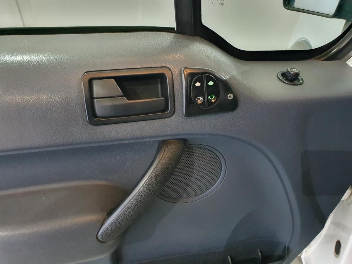 Ford Transit Connect 1.8 TDCI · Ano 2009 — imagem 11