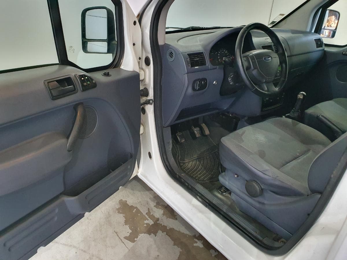 Ford Transit Connect 1.8 TDCI · Ano 2009 — imagem 10