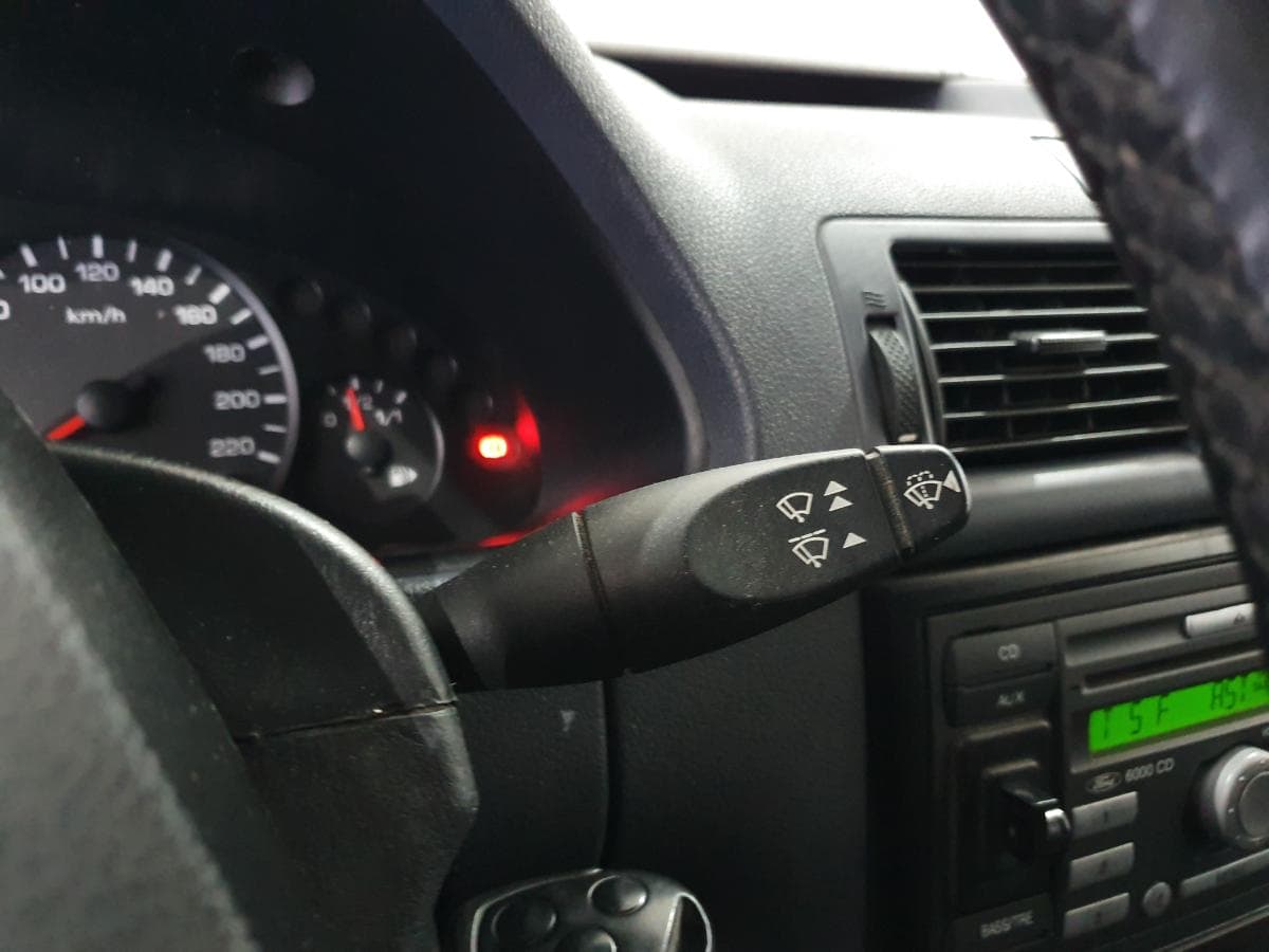 Ford Transit Connect 1.8 TDCI · Ano 2009 — imagem 17