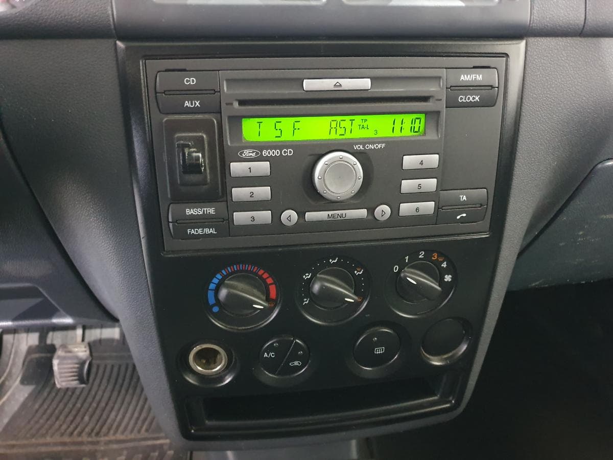 Ford Transit Connect 1.8 TDCI · Ano 2009 — imagem 22