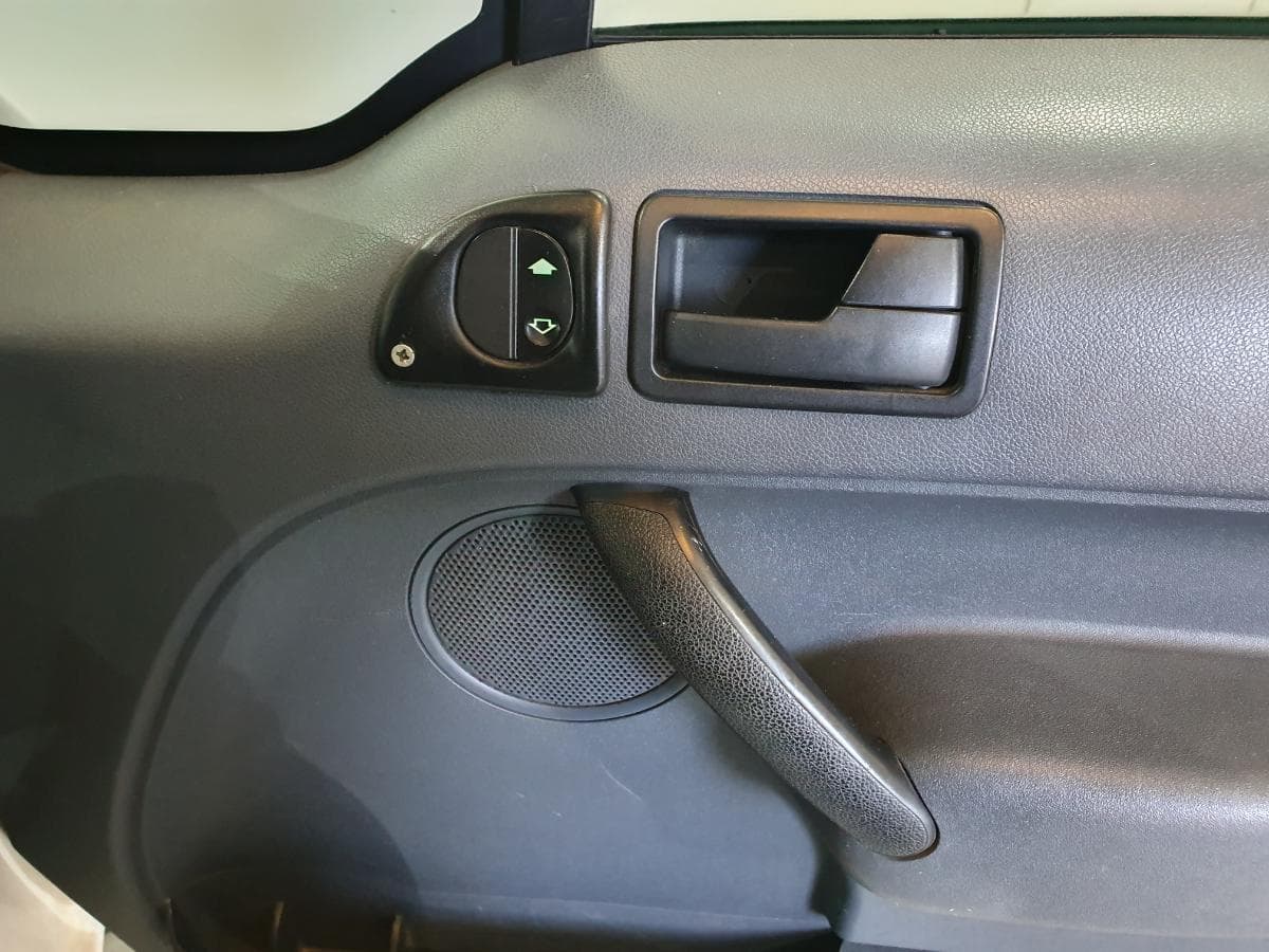 Ford Transit Connect 1.8 TDCI · Ano 2009 — imagem 24