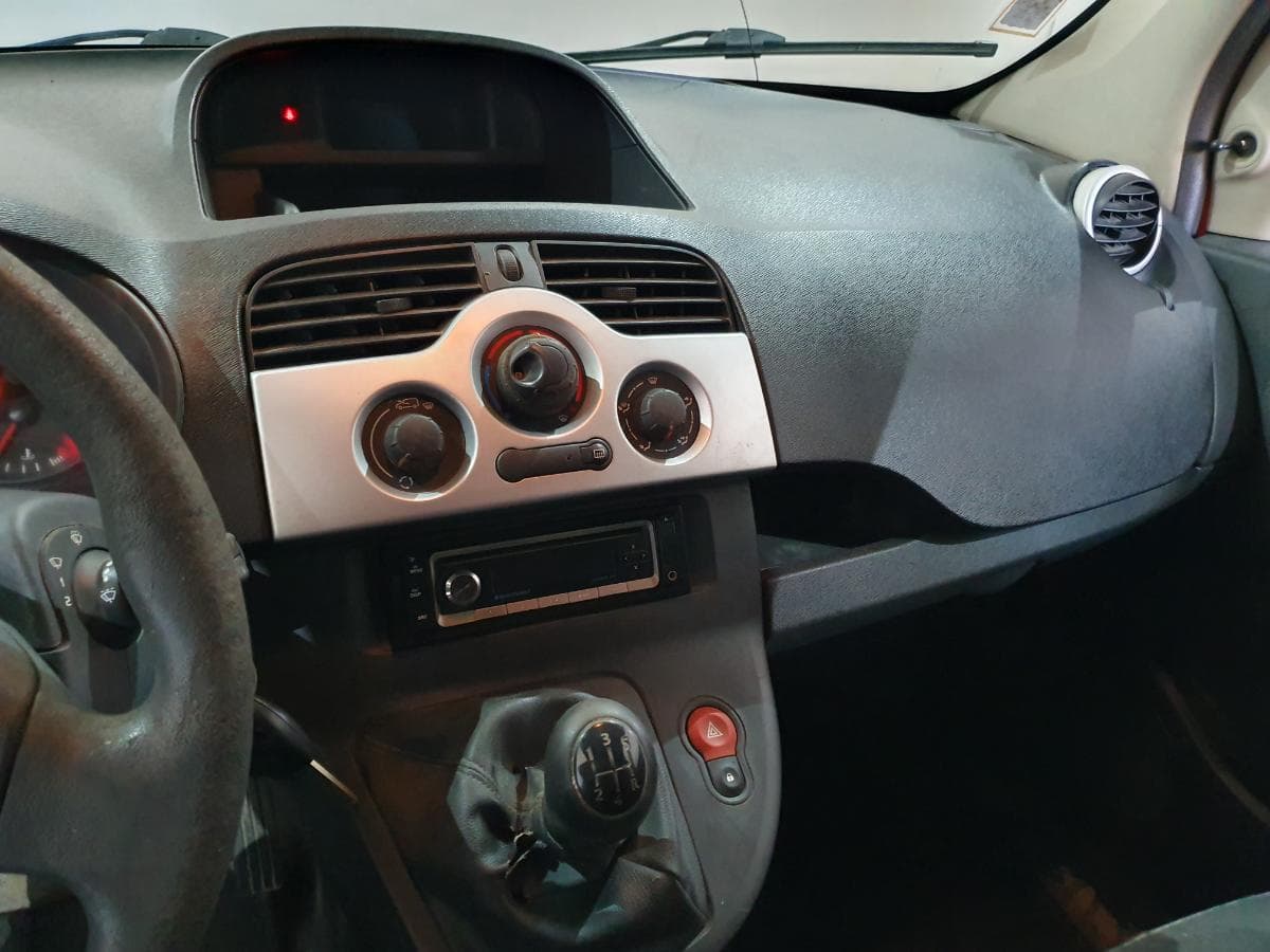 Renault Kangoo 1.5DCI · Ano 2011 — imagem 36