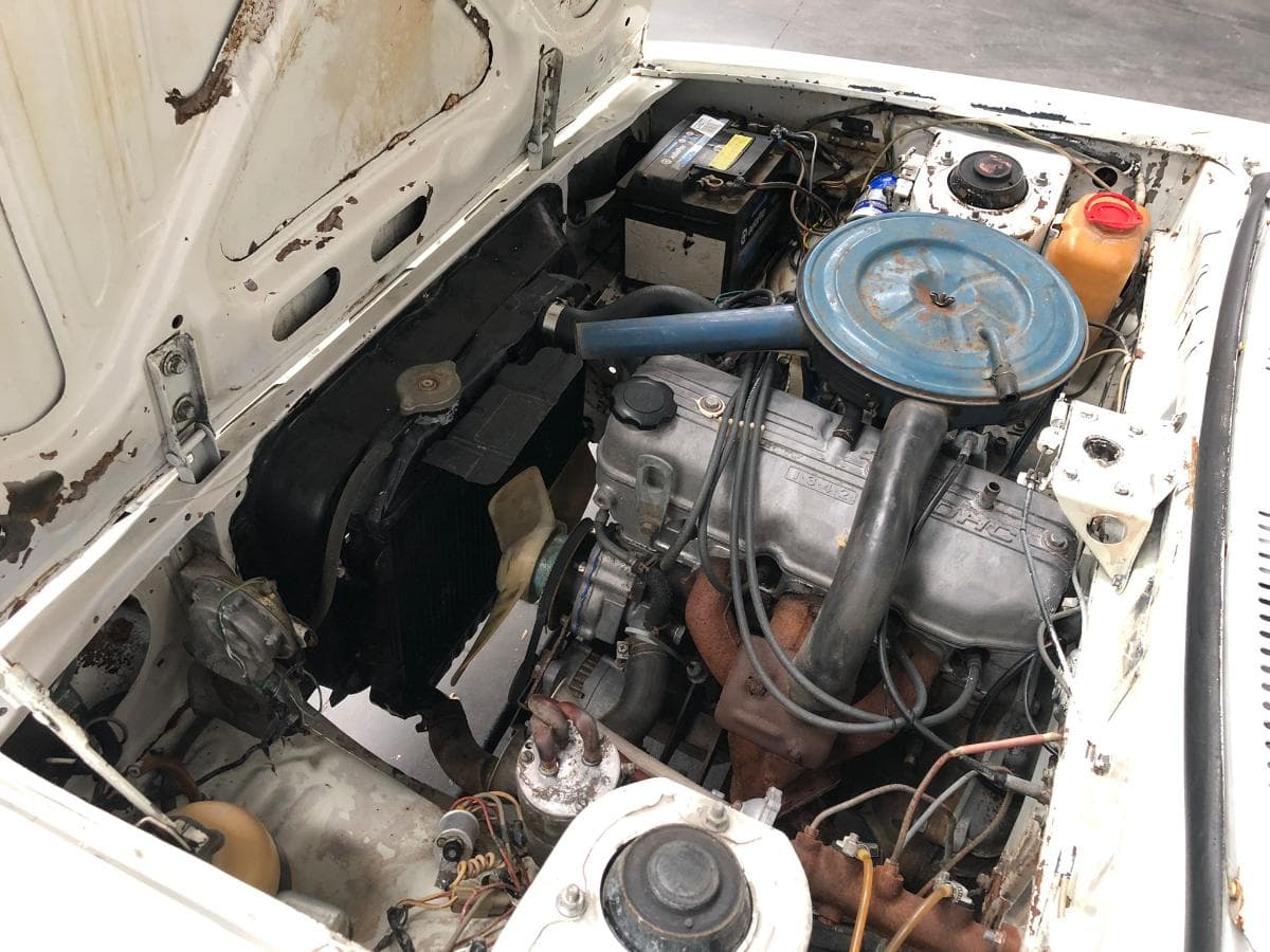 Mazda 818 Sedan — image 4