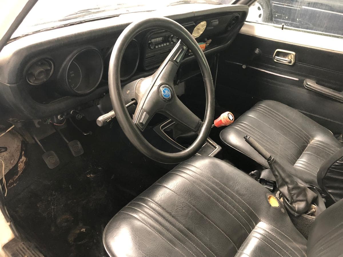 Mazda 818 Sedan — image 6