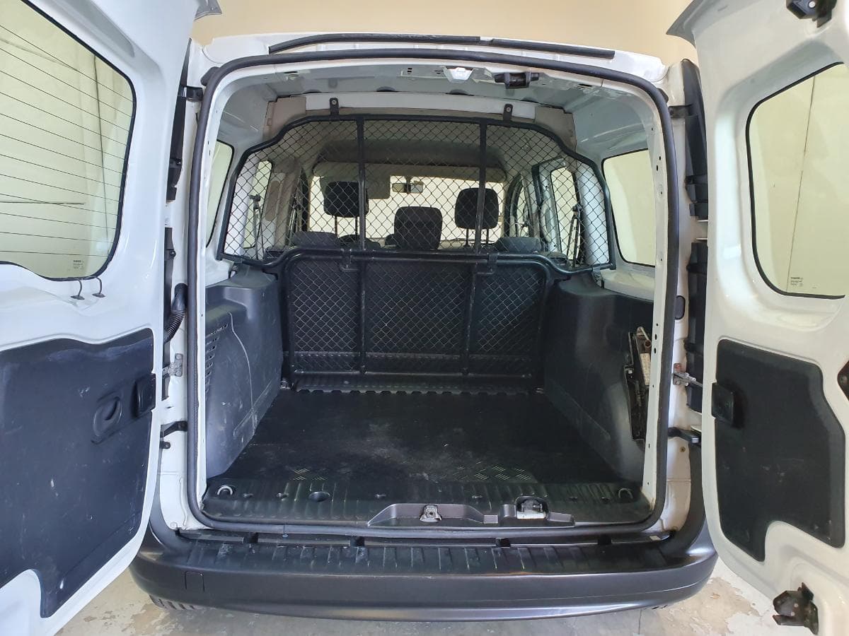 Renault kangoo 1.5 DCI · Ano 2011 — image 9