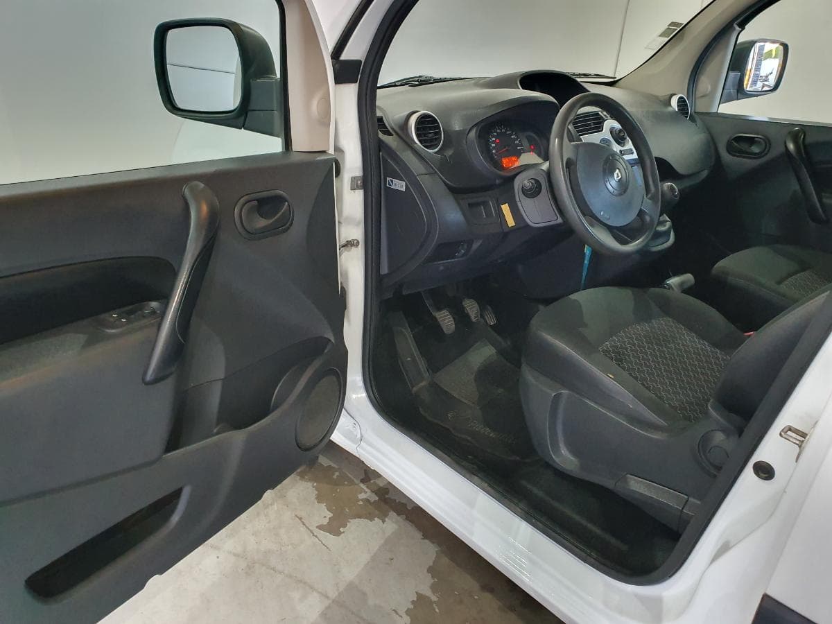 Renault kangoo 1.5 DCI · Ano 2011 — image 15