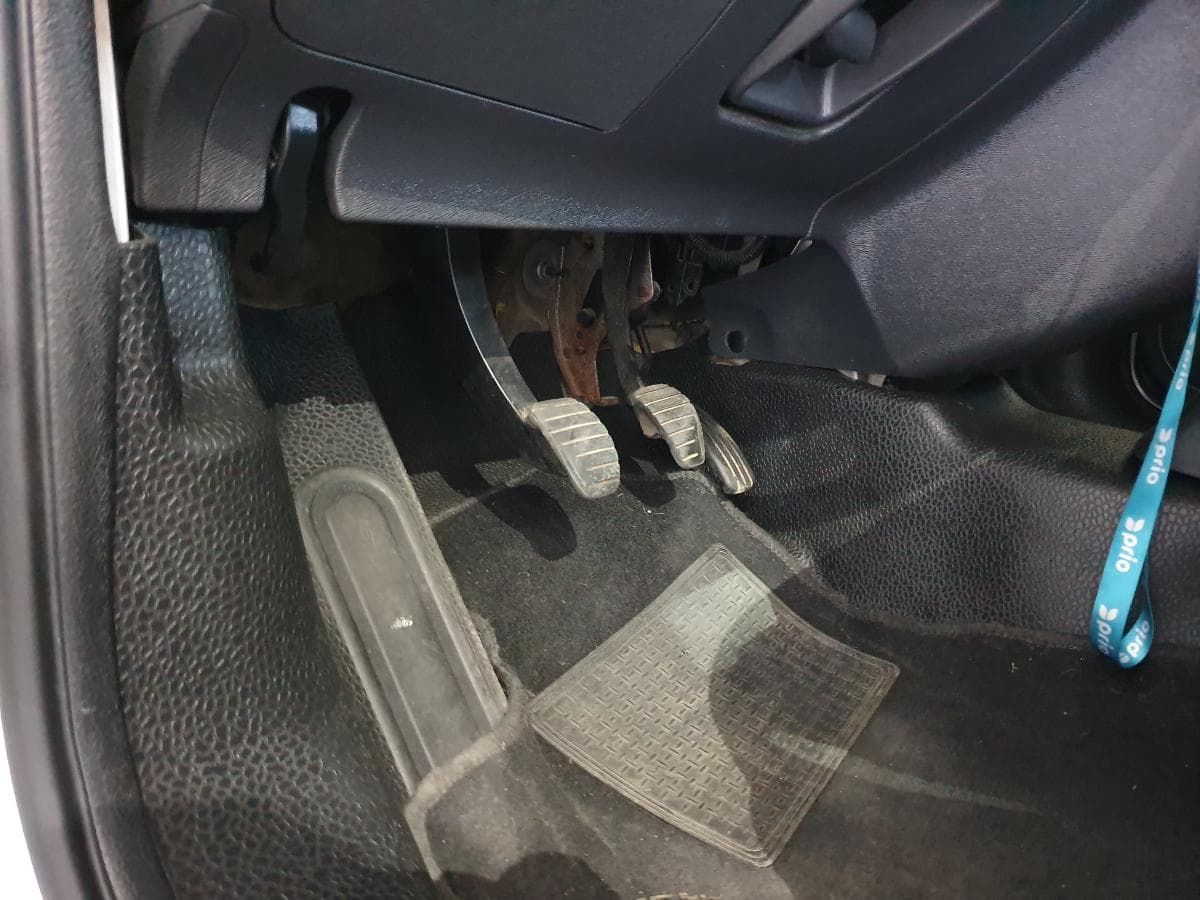 Renault kangoo 1.5 DCI · Ano 2011 — image 24