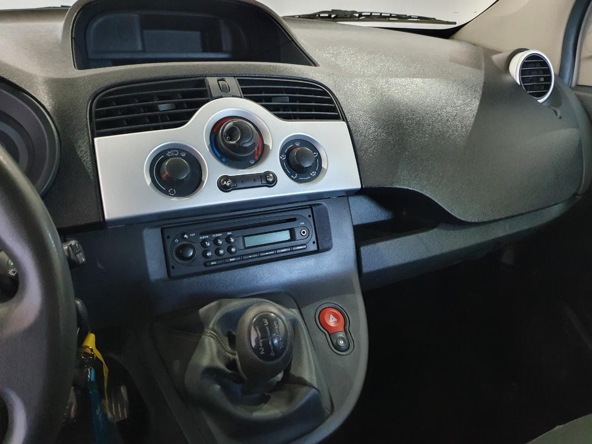 Renault kangoo 1.5 DCI · Ano 2011 — image 28