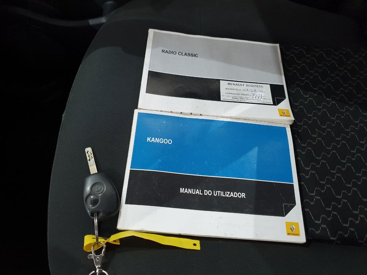 Renault kangoo 1.5 DCI · Ano 2011 — image 32