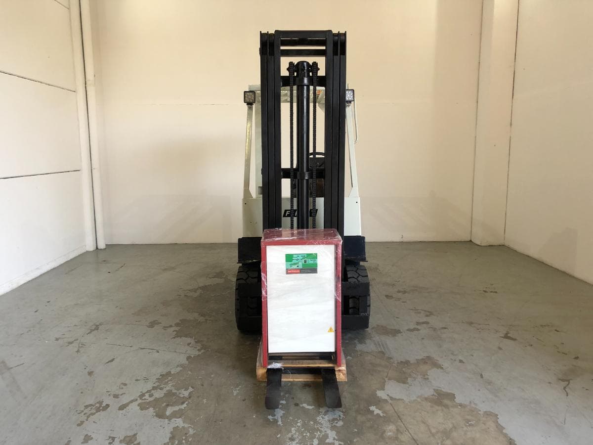 Empilhador Elétrico Fiat E25N · 2500KG — imagem 3