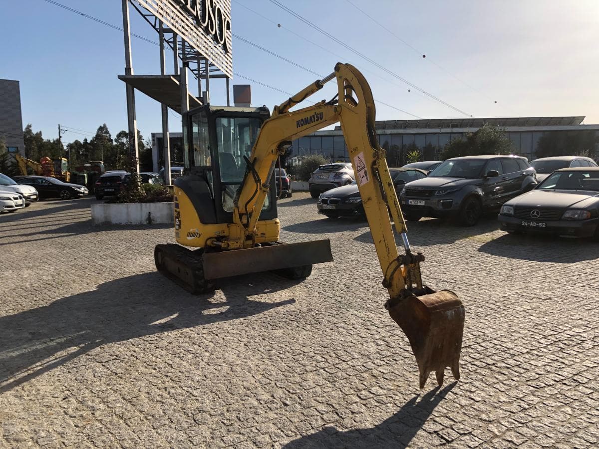 Mini Giratória Rastos Komatsu PC35MR-2 — imagem 1