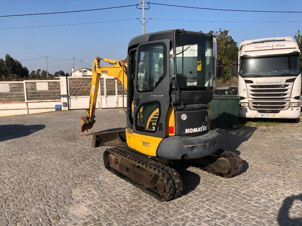 Mini Giratória Rastos Komatsu PC35MR-2 — imagem 5