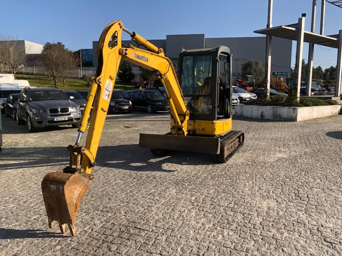 Mini Giratória Rastos Komatsu PC35MR-2 — imagem 2