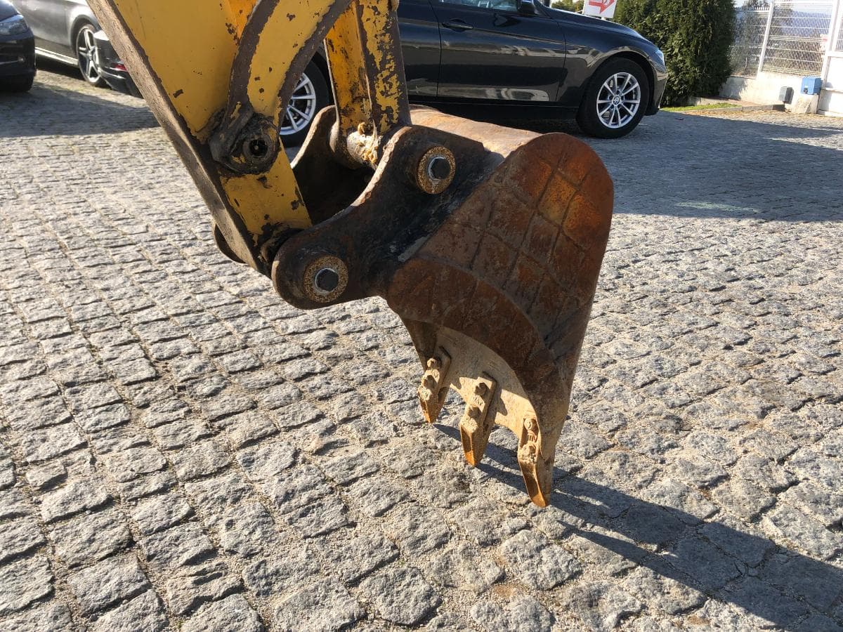 Mini Giratória Rastos Komatsu PC35MR-2 — imagem 13