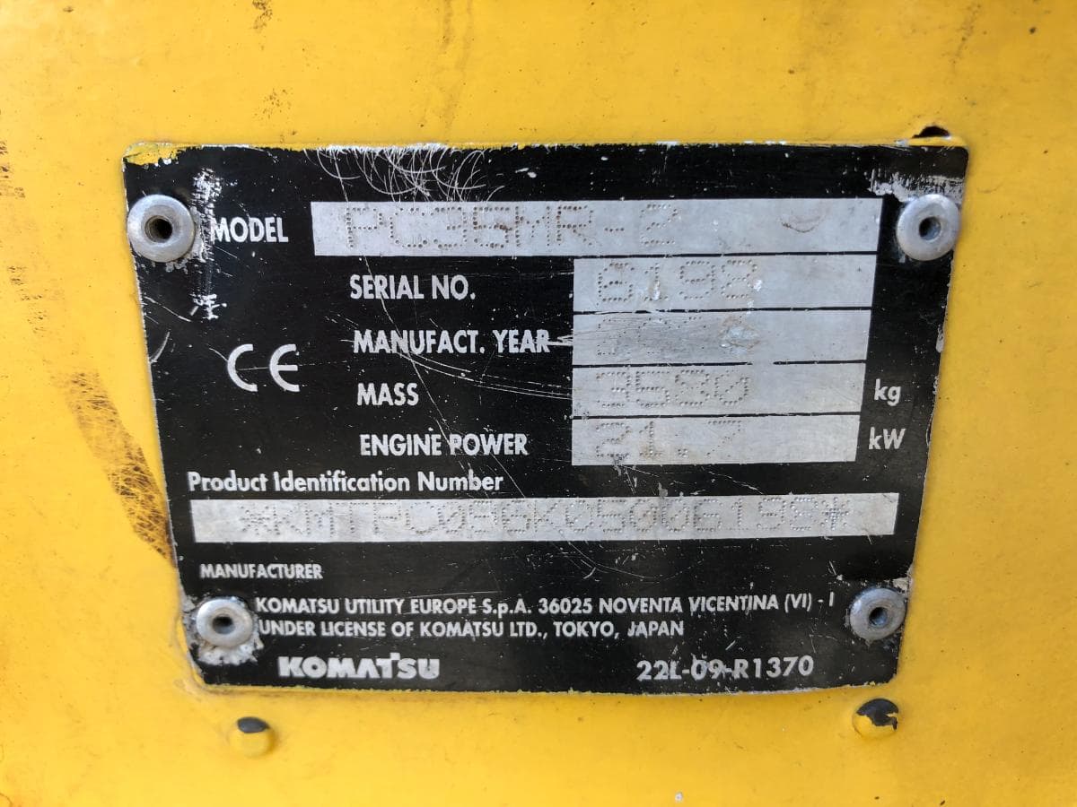 Mini Giratória Rastos Komatsu PC35MR-2 — imagem 23