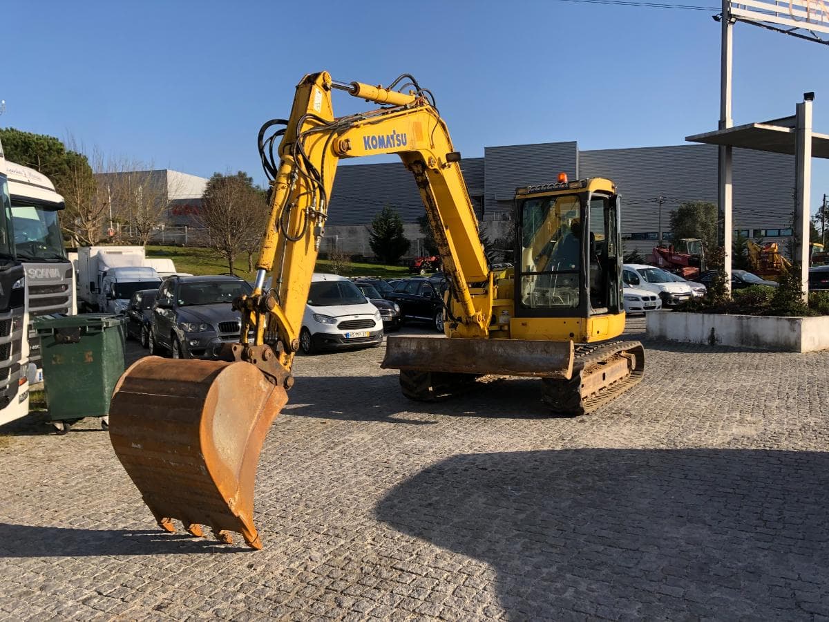 Giratória Rastos Komatsu PC88MR-8 — imagem 2
