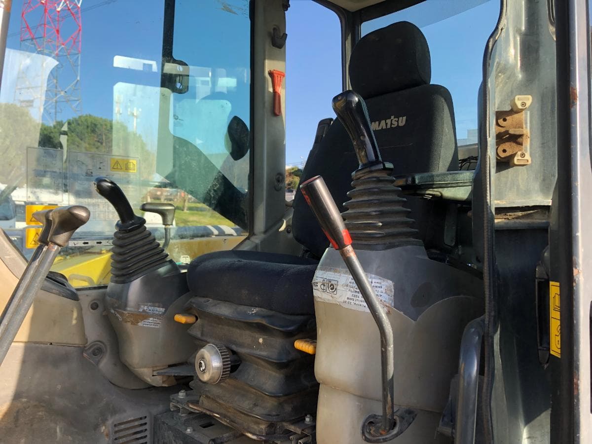 Giratória Rastos Komatsu PC88MR-8 — imagem 19