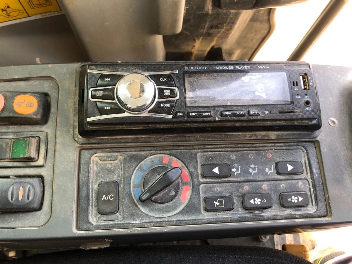 Giratória Rastos Komatsu PC88MR-8 — imagem 22