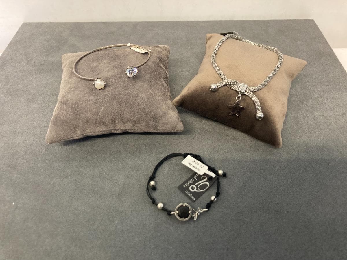Bracelet — image 1