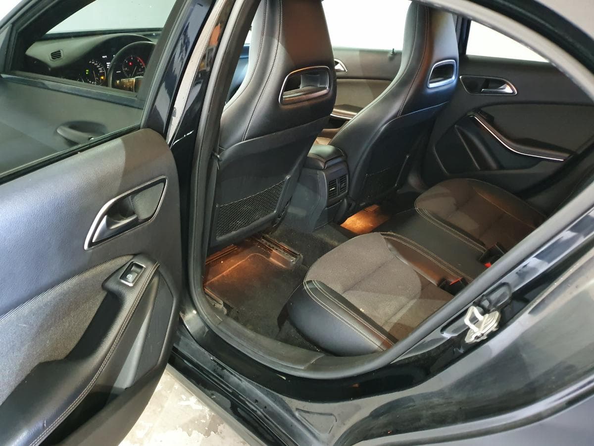 Mercedes-Benz A 180 · Année 2013 — image 22