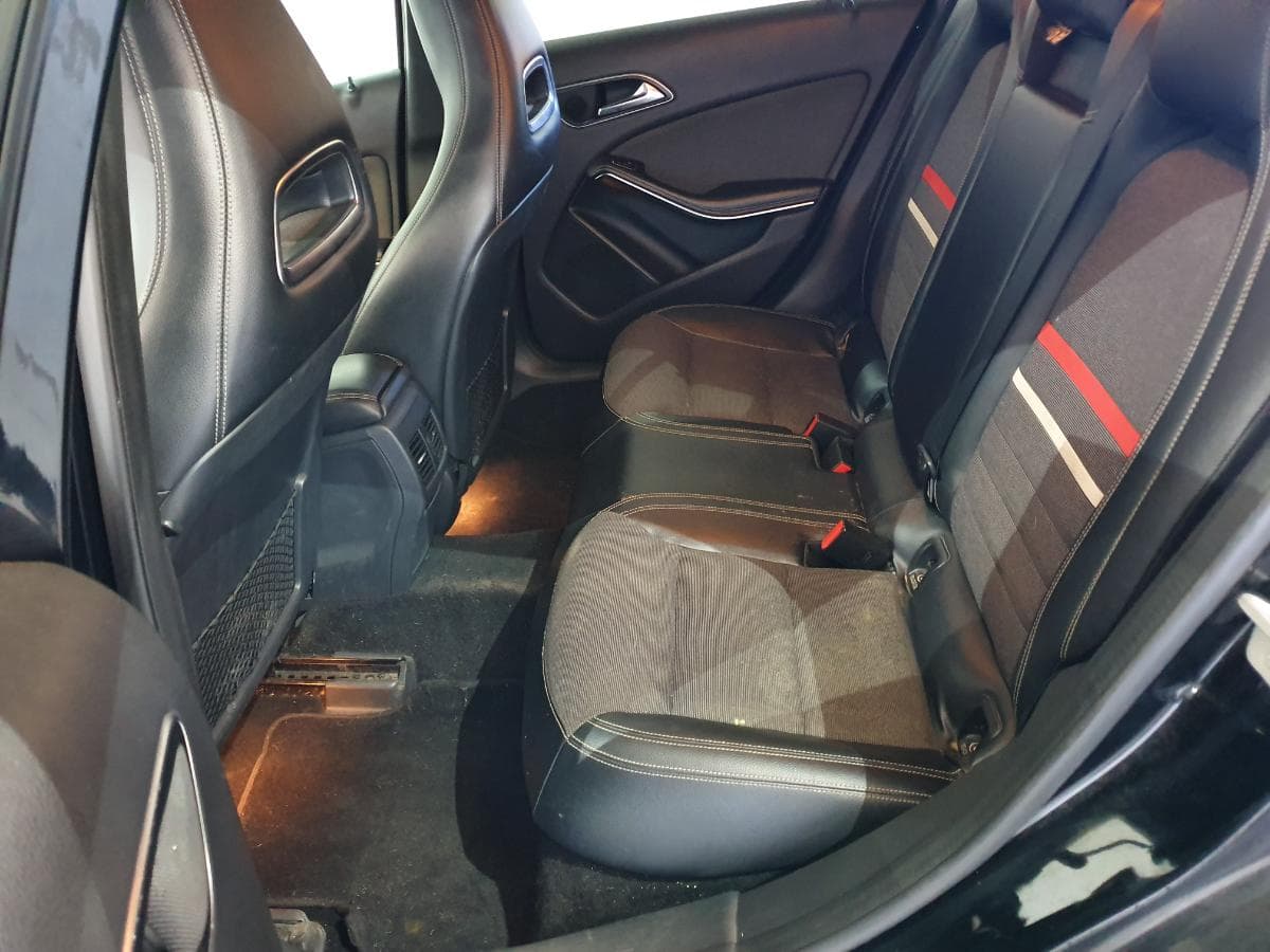 Mercedes-Benz A 180 · Année 2013 — image 24
