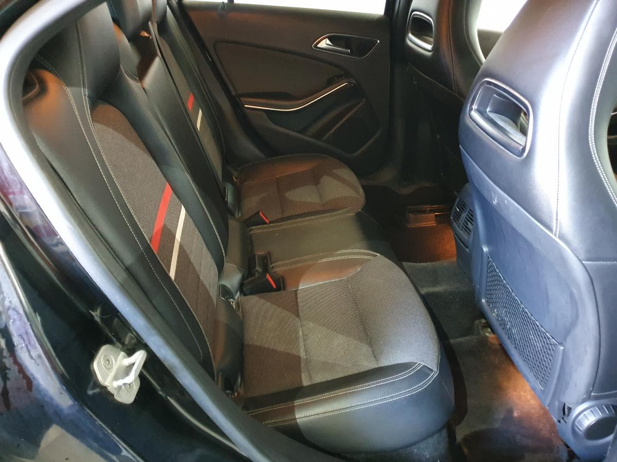 Mercedes-Benz A 180 · Année 2013 — image 27