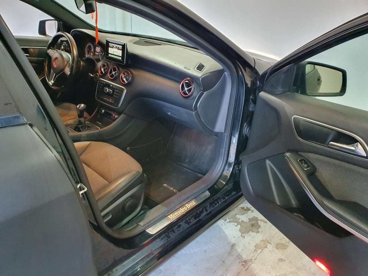 Mercedes-Benz A 180 · Année 2013 — image 29