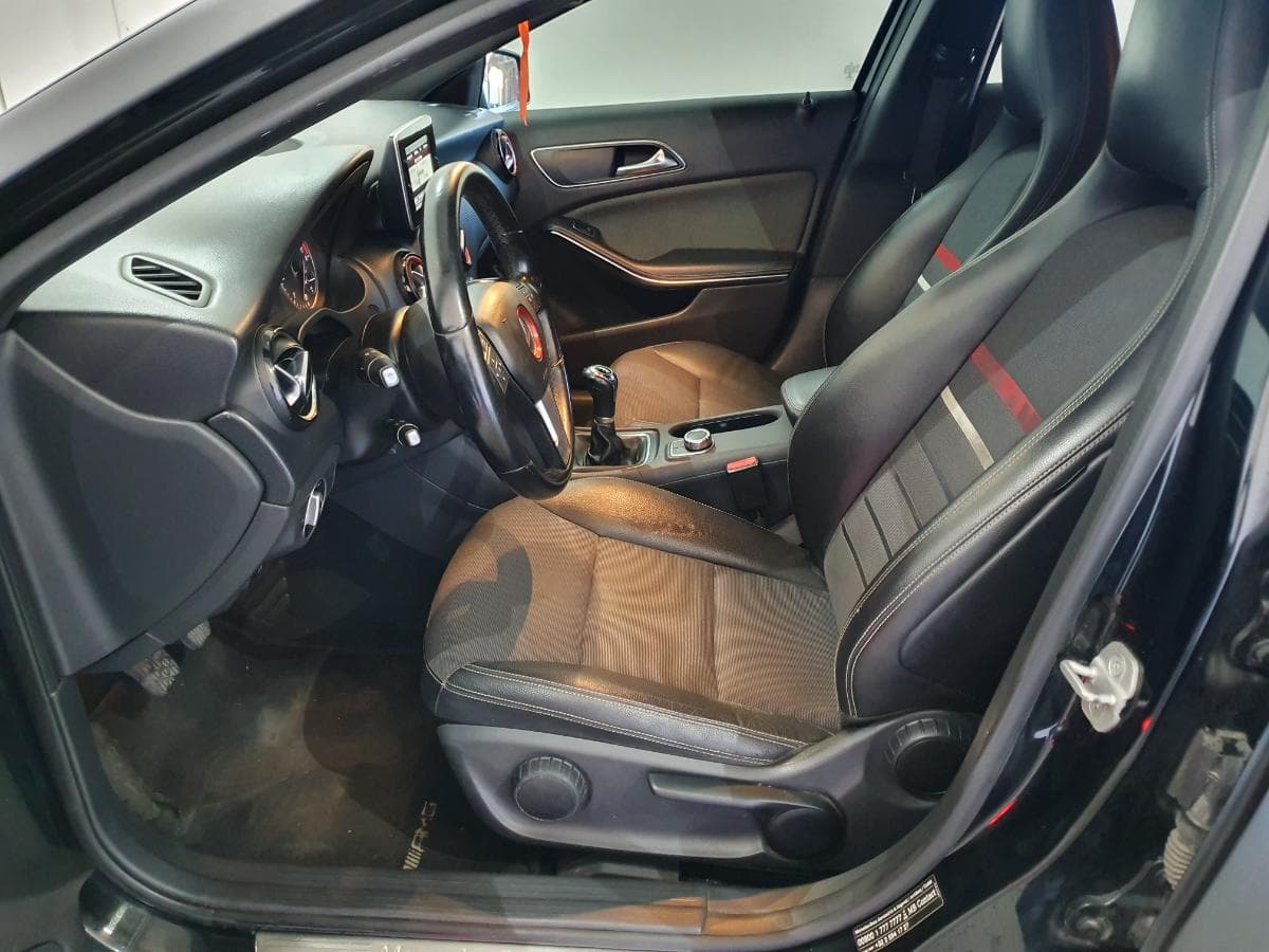 Mercedes-Benz A 180 · Année 2013 — image 32