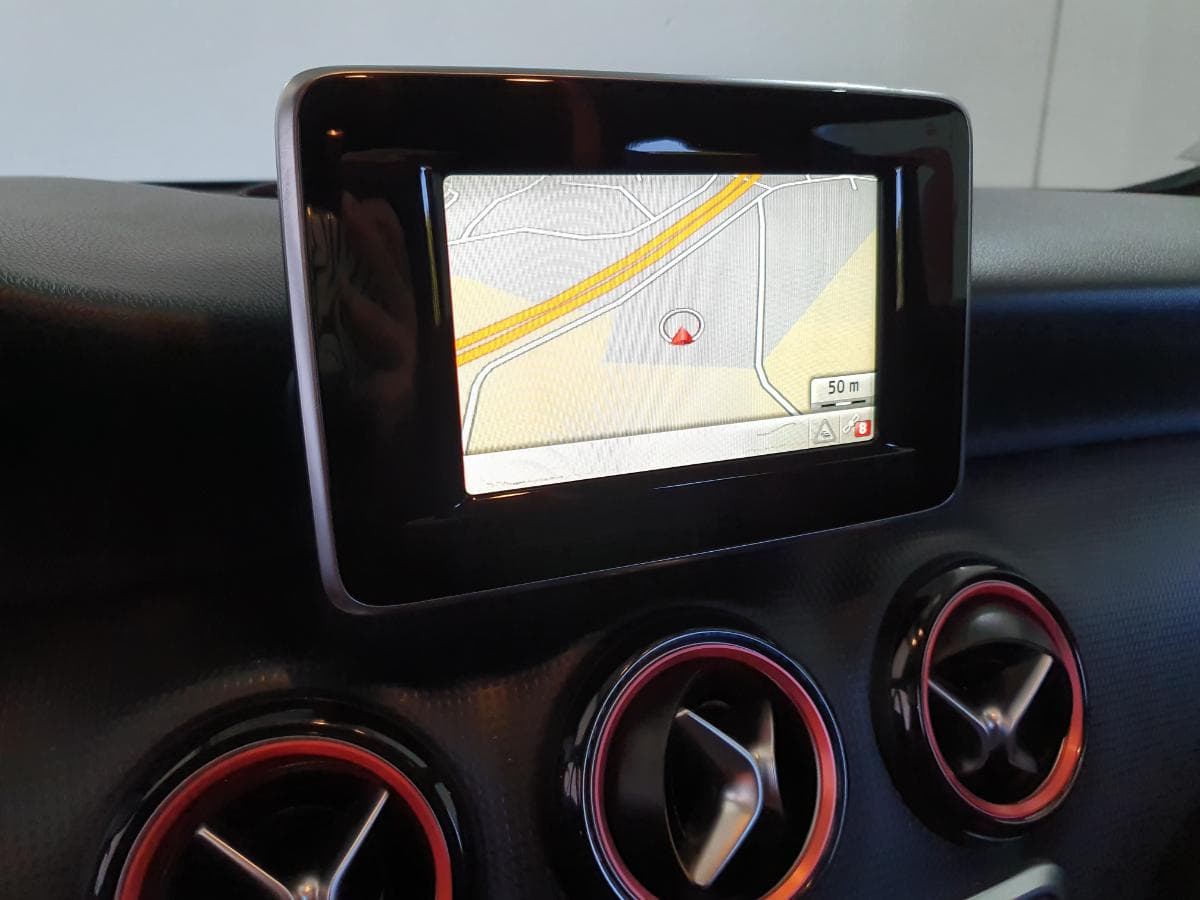 Mercedes-Benz A 180 · Année 2013 — image 36