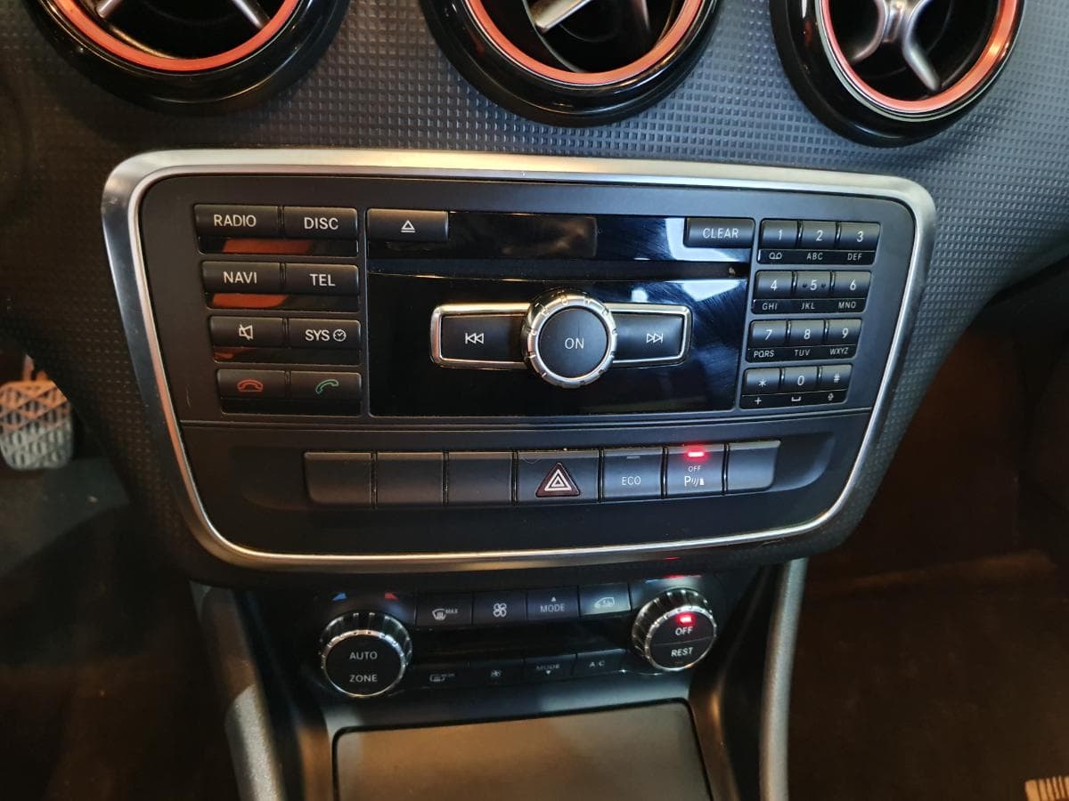 Mercedes-Benz A 180 · Année 2013 — image 38