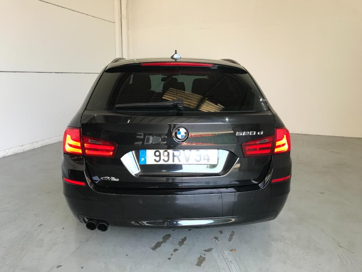 BMW 520 D Touring · Ano 2012 — imagem 10