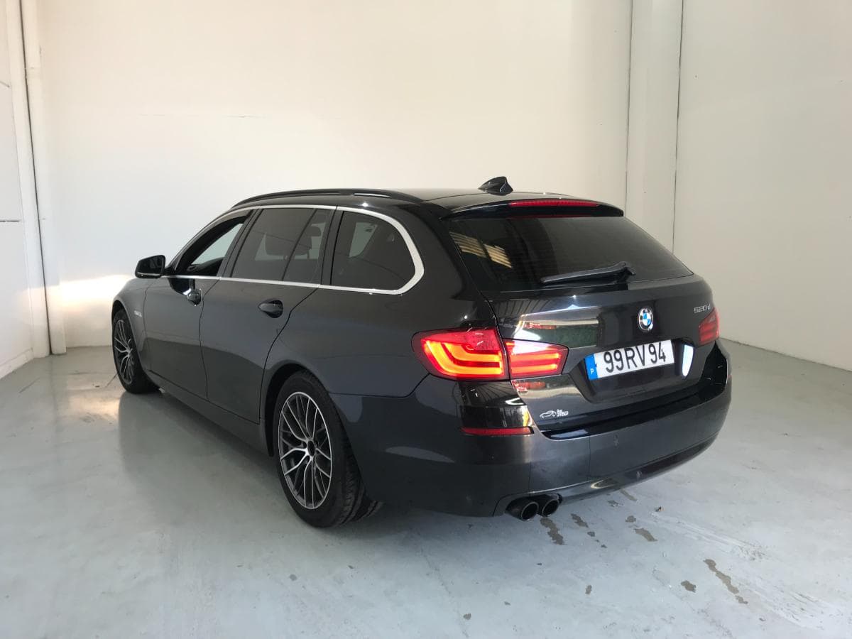 BMW 520 D Touring · Ano 2012 — imagem 9
